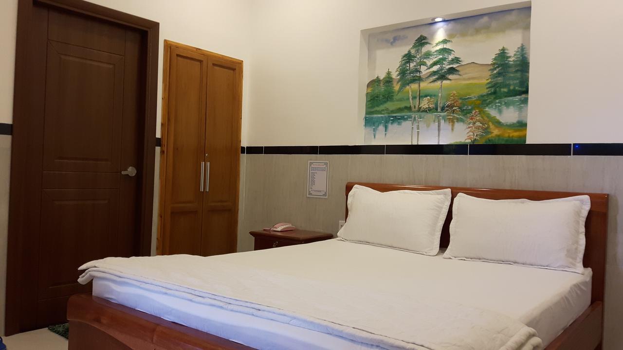 Motel Hoang Gia Long Khanh Exterior photo