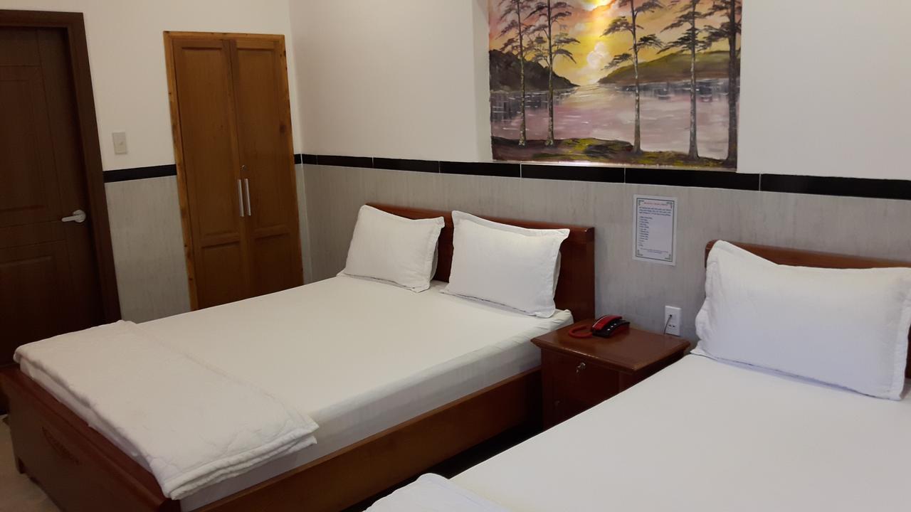 Motel Hoang Gia Long Khanh Exterior photo