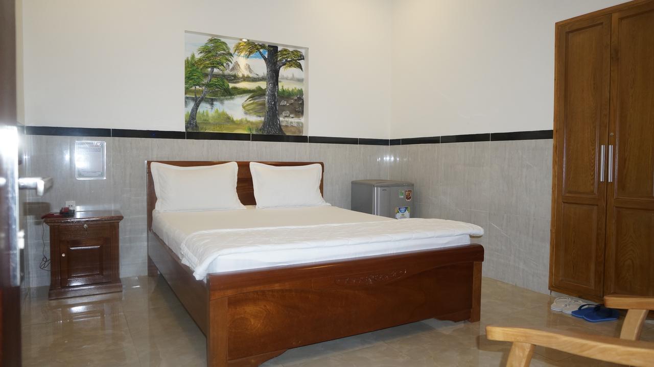 Motel Hoang Gia Long Khanh Exterior photo